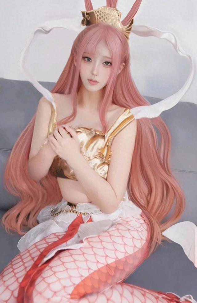 海贼王cos:白星公主神还原,缺点是身材,红发香克斯很霸气