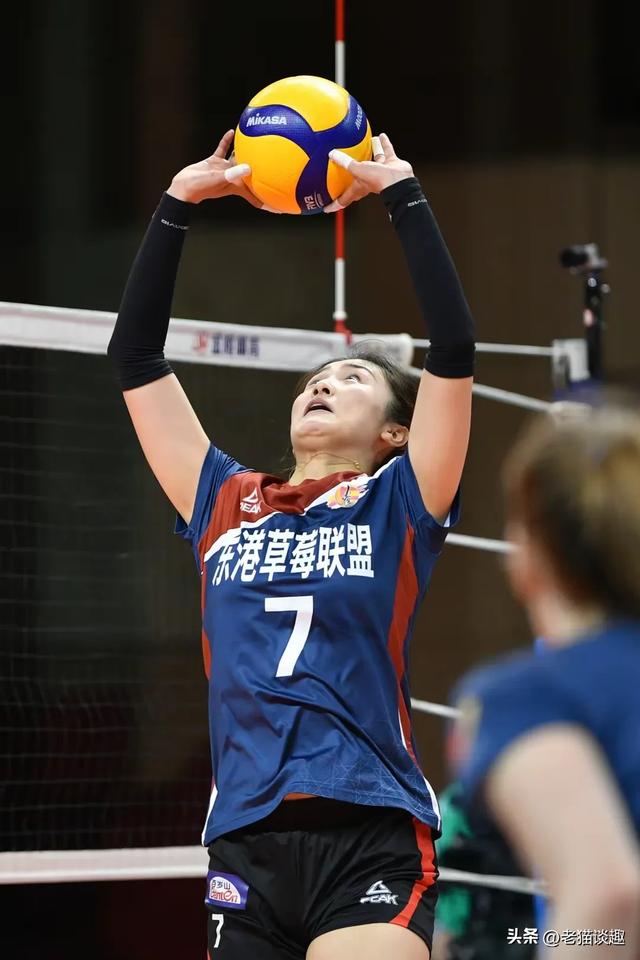 19点30分,央视体育频道CCTV5直播:辽宁东港和上海光明女排赛!
