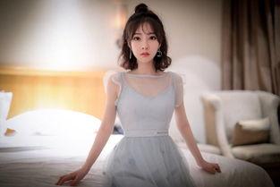 童颜冯提莫白袜直播秀“腿”,却被网友翻出一张最想删除的照片