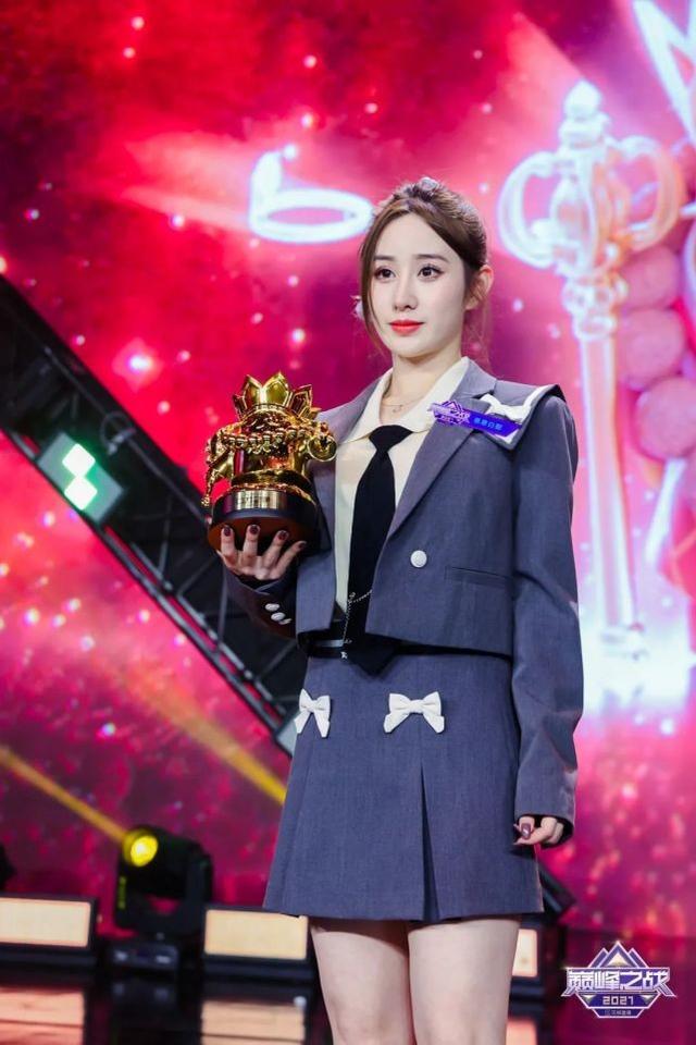 花椒最美主播恩恩白甜有颜有才 用梦照亮人生