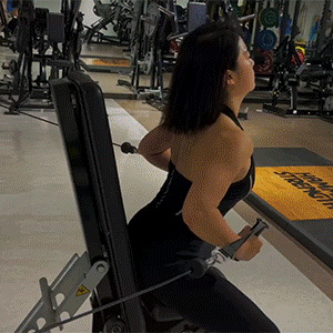 武汉26岁美女主播,常年健身练出好身材,网友直呼看了不想换台