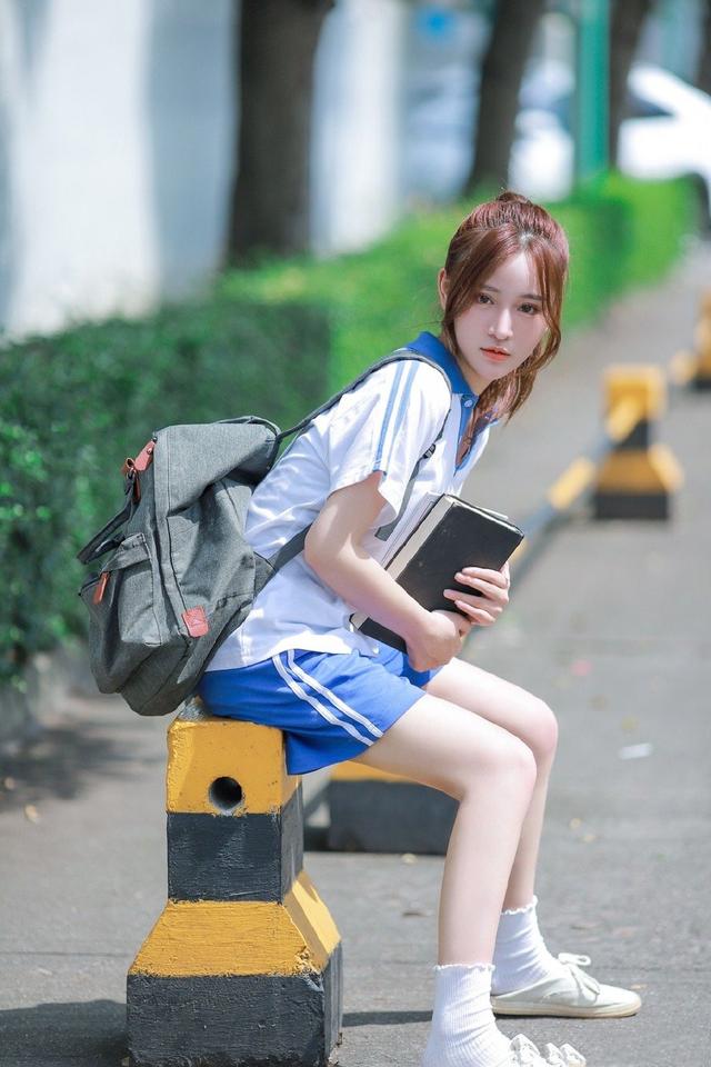 女网红意外火出圈,一月涨粉700万,九天狐却直言还不如卷卷好看