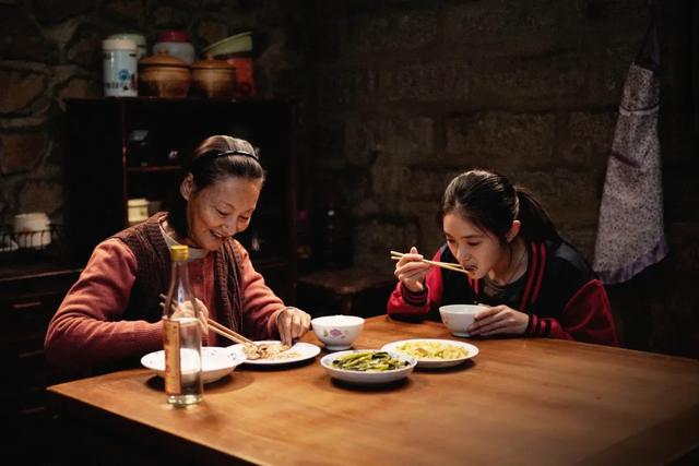 《灿烂的她》：成为每个她的光