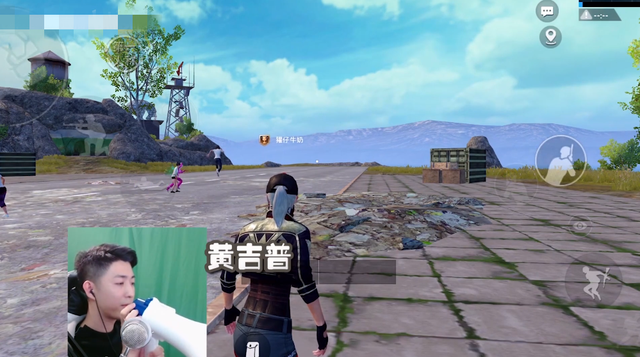 突击手蜜獾露脸直播,粉丝询问何时女装,回答很肯定