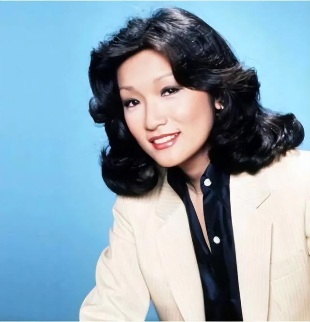 全球身价最高的华裔女主播,因诋毁华人,跌落神坛