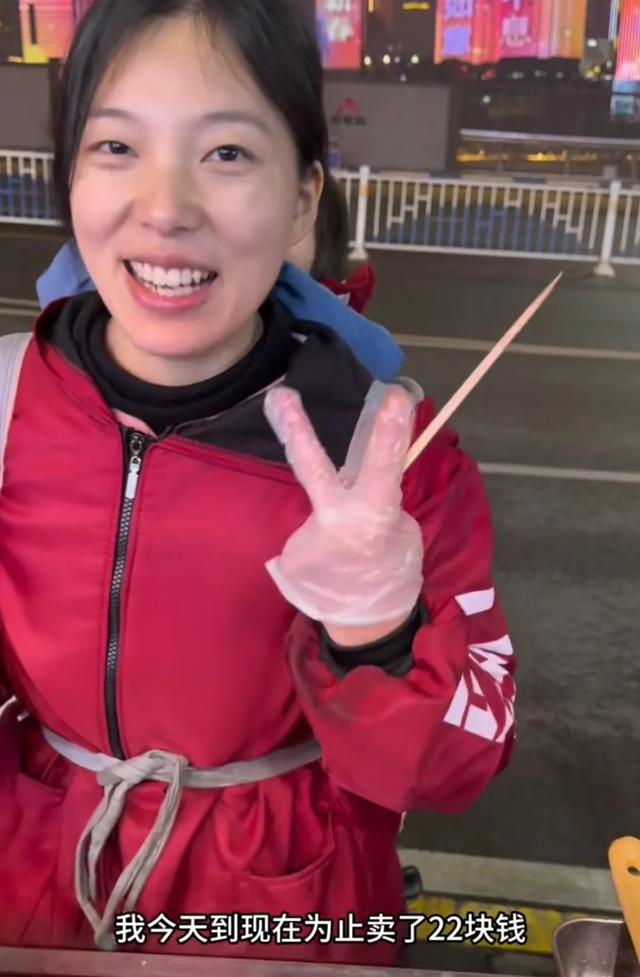 看完视频后泪目了，为坚强的28岁妈妈点赞！为大爱的主播点赞吧！