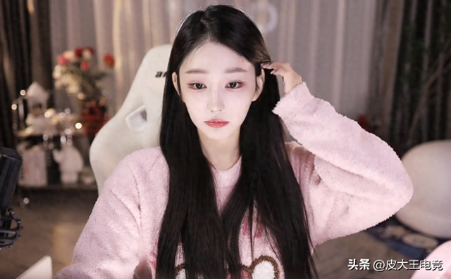 女主播被家里催婚,直言刷到榜一可以培养感情,不结婚是因为自卑