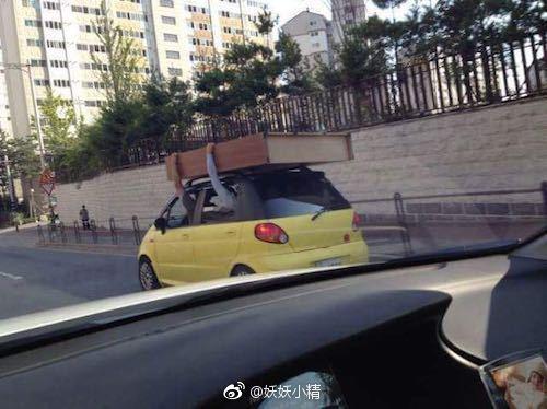 男子因领结婚证当天赖床，被未婚妻点燃裤裆烧伤