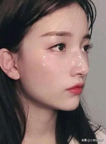 某女子花三十万整容，看完前后对比，终于明白宅男喜欢二次元原因