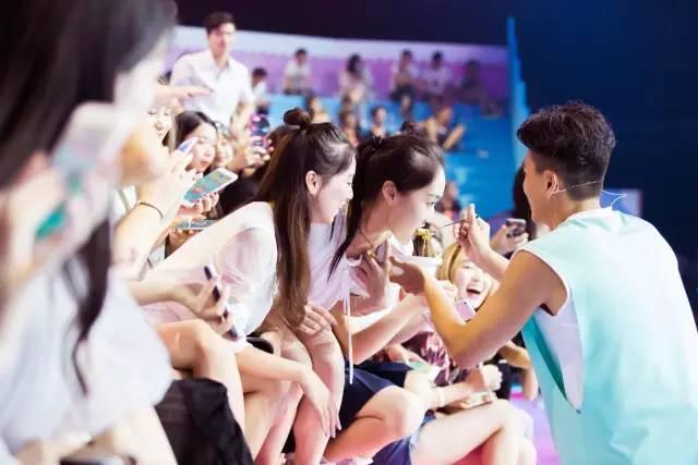 开扒湖南卫视新综艺《夏日甜心》,主持花旦谢娜吴昕沈梦有危险了