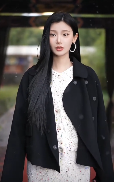 新晋女神“浩浩妈”,身材火辣性感颜值超高,话题破2.7亿播放量