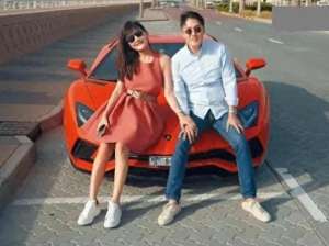 34f电竞女主播(34岁女网红甘当小三,金主是66岁富豪,餐厅内激吻被拍,身材火辣)