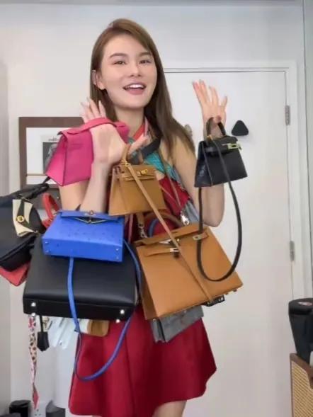 34岁女网红甘当小三，金主是66岁富豪，餐厅内激吻被拍，身材火辣