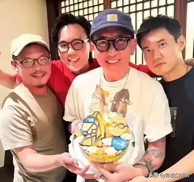 有博主称大S投资妹妹的节目引发热议,对具俊晔爱的好卑微