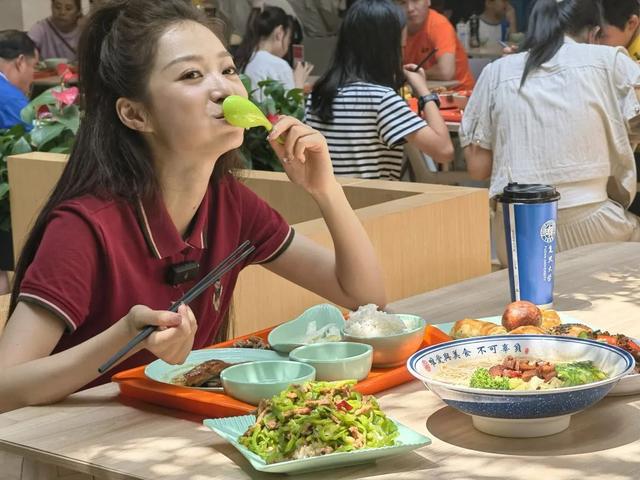 人气女主播惊现复旦？带你解锁魔都文旅新体验→