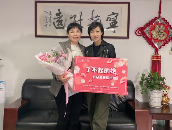 这样的“女神”，爱了
