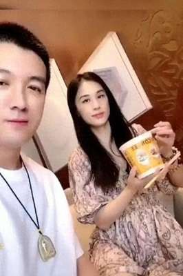 美女主播曝光视频(黄圣依直播走光，隐私曝光引热议网友怒批：流量至上？)