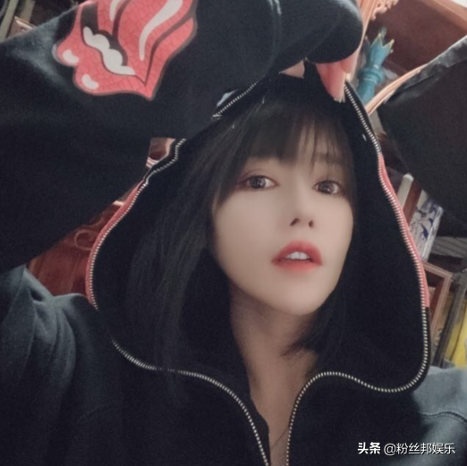 刷19万不够卡麦费，晓夏大骂神豪乞丐，心悦电母嘲讽“老阿姨”