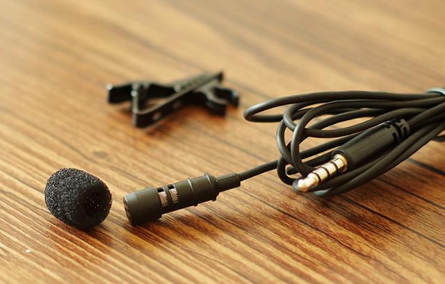 手机直播再添拾音神器，主播们外接手机专用领夹话筒成为时尚