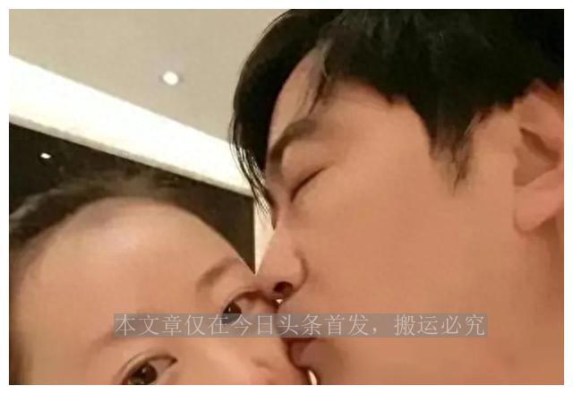 22岁美女主持人自爆曾被厅级干部霸占4年每天给一万元零花钱