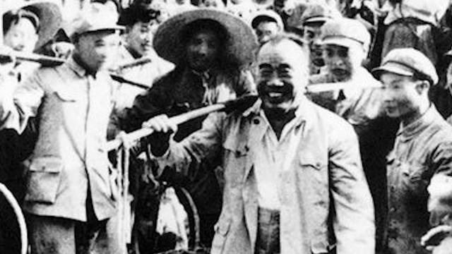 十大元帅之首朱德,授衔编号却是004,毛泽东把001给了谁