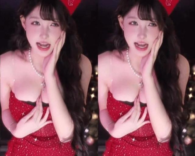 “大摆锤”黑丝上阵！超绝身材女主播米娜，这是要挑战超管底线！