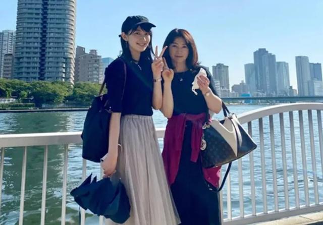 日本天气预报女主播传婚讯，男粉连夜发疯！为什么结婚只选强富帅