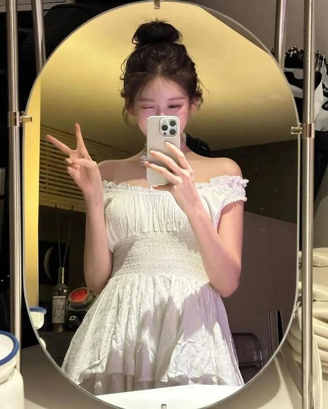 韩国版“奶茶妹妹”！白嫩可爱！颜值身材是顶级！