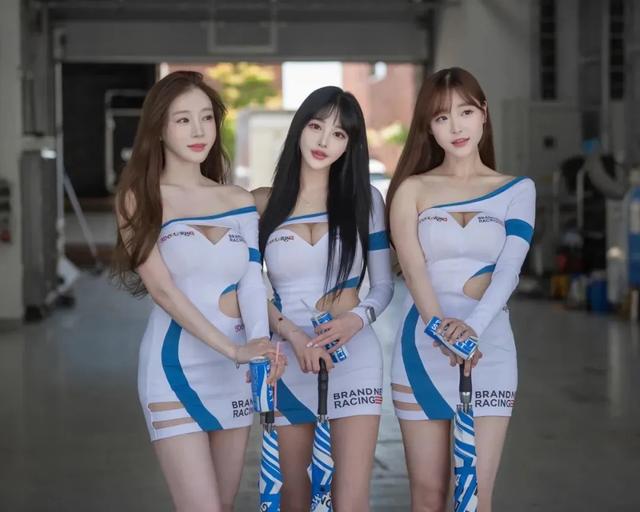 空姐、车模、主播三重身份！崔瑟琪这身材颜值，太顶了！