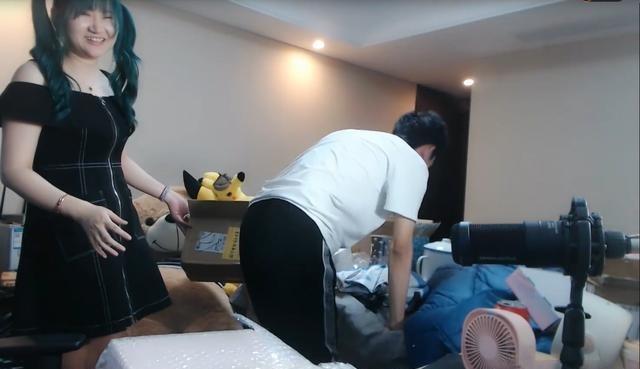 梦泪生日直播兮兮露脸,无滤镜颜值太真实,这个双下巴我爱了