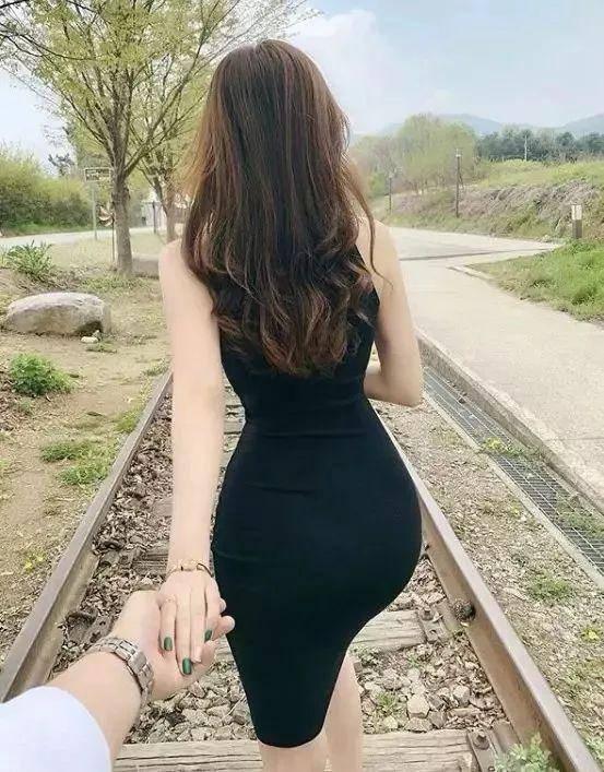 王思聪狂砸2亿都拿不下的女人，到底长啥样？当看到照片后：值了