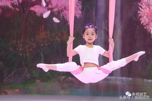 《山路十八弯》、《歌剧2》张嘴就来,还可以把《忐忑》加速唱!