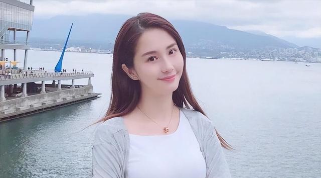 担任多部大尺度女一号，曾经红遍大江南北，如今改名换姓无人识