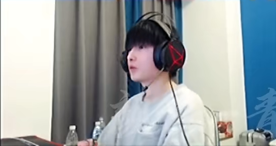 青帝露脸被群嘲，明明是男的为什么要用女变声器，韩涵无故躺枪