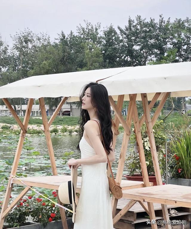 美翻了!~短剧圈“十大气质女神”魅力值飙升,简直移不开眼!