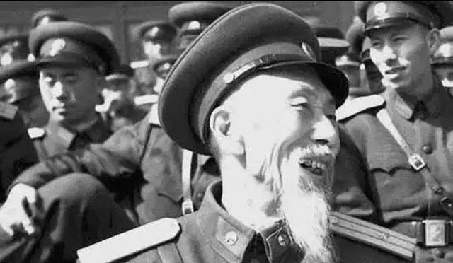 十大元帅之首朱德,授衔编号却是004,毛泽东把001给了谁