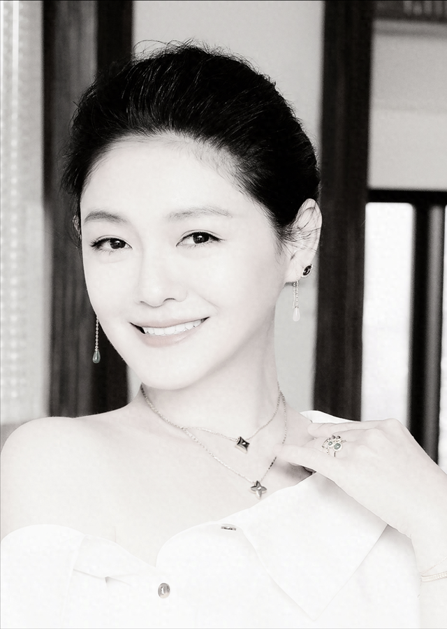 大S：从“杉菜”到时尚辣妈，她的美丽人生比电视剧还精彩！