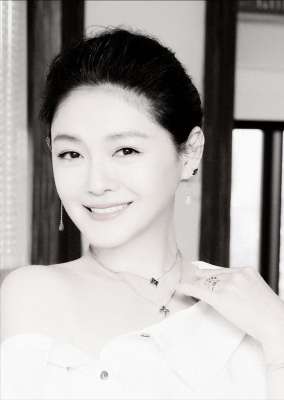 台湾女主播雪碧视频(大S：从“杉菜”到时尚辣妈，她的美丽人生比电视剧还精彩)