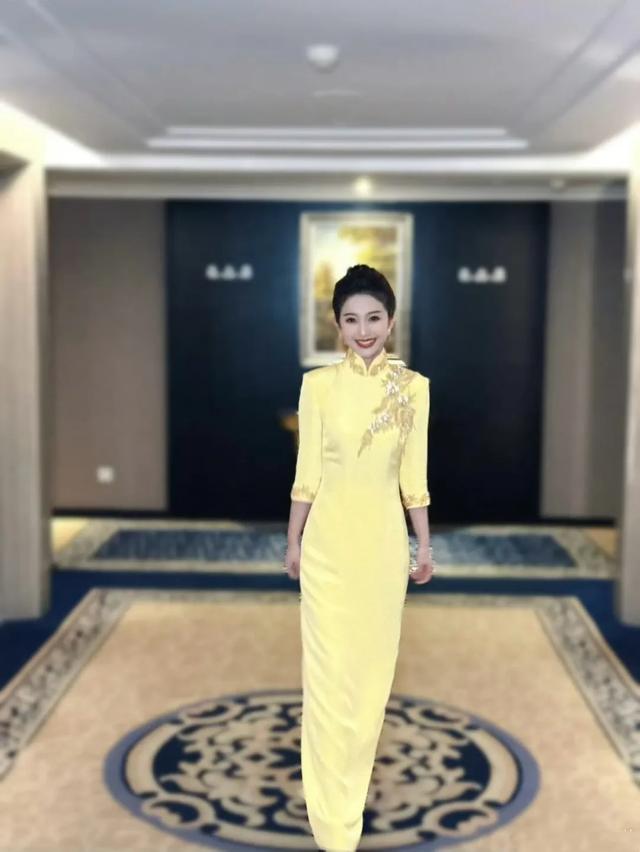 刘心悦：优雅婀娜，好美丽的旗袍主持人