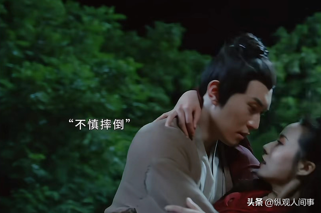 露胸又露腿,阿娇新片一上映就遭群嘲,爱情片硬是拍成了擦边神剧