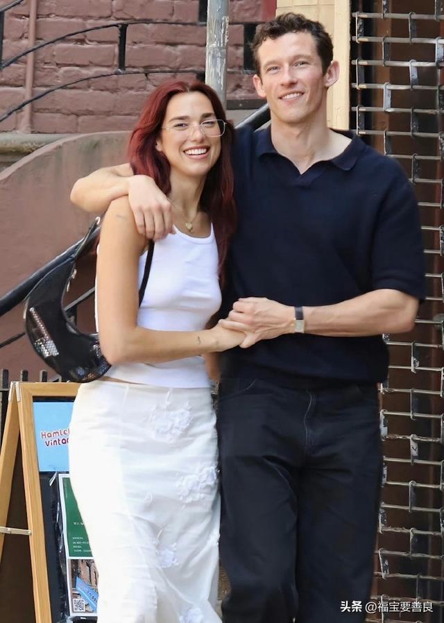 啪姐官宣恋情，给了大金毛一个名分！这嚣张的异性恋，真耀眼啊