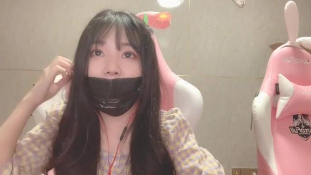 韩国小伙来中国10年，娶中国女网红住4000万别墅，直播抽奖险坐牢