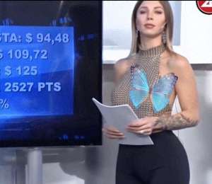 比较火女主播(阿根廷最火女主播罗米娜：真空上阵，健身成就完美曲线，魅力四射)