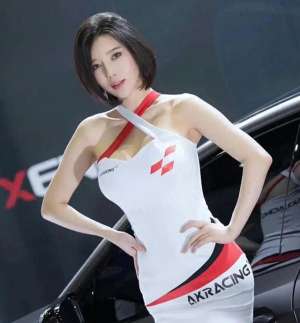 韩国女主播崔瑟琪(世界最美十大车模)