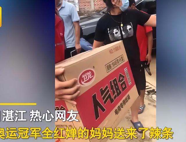 姜萍爆火后，网友眼尖发现她脸颊有北斗七星痣，是妥妥文曲星下凡