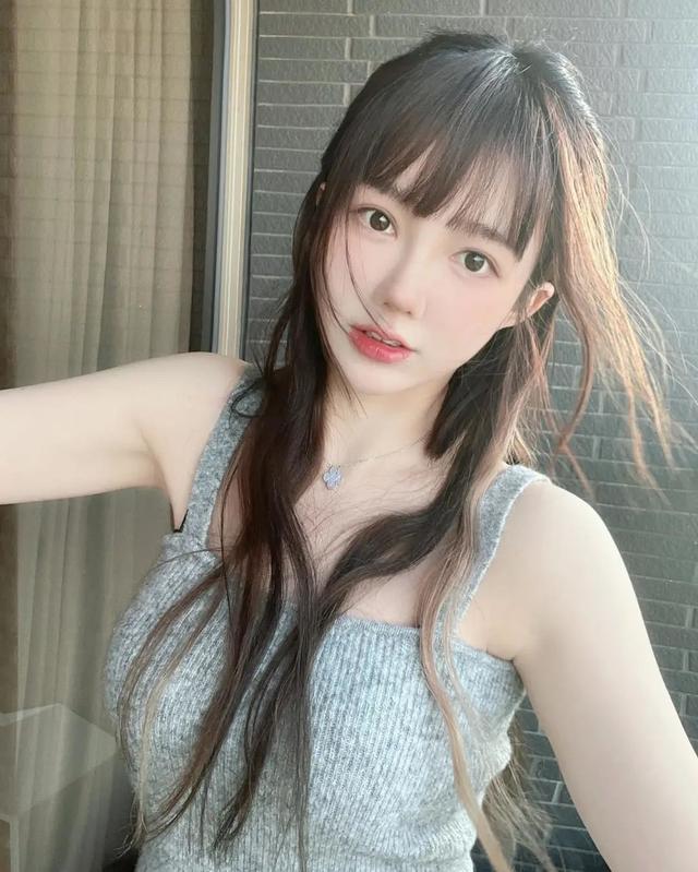 可爱与性感并存,台湾短发萌妹电竞美女主播魅力写真大赏