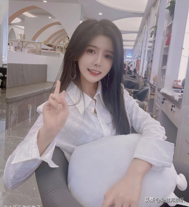 “嫁入豪门”后再度复出？女主播转型带货达人，豪门婚姻生变？