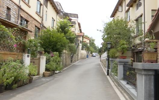 午夜惊魂！贵州这户人家闯进丝袜“蒙面人”！一看监控更是后怕……