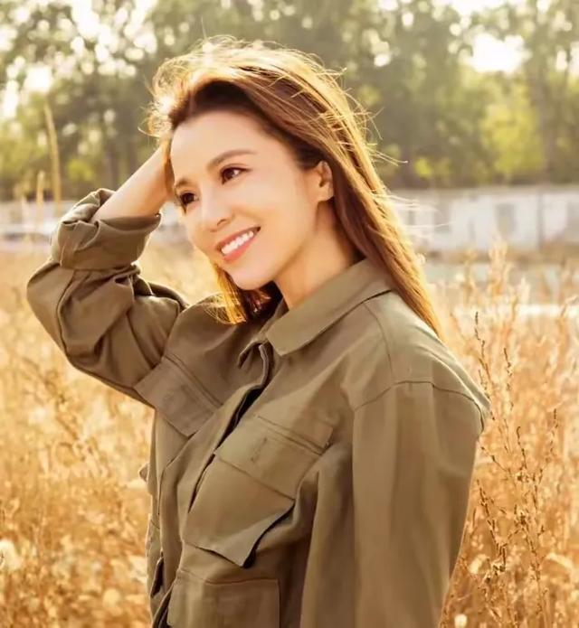 那些央视出品的女主持人有多绝!个个才貌双全,你最想娶哪一位?