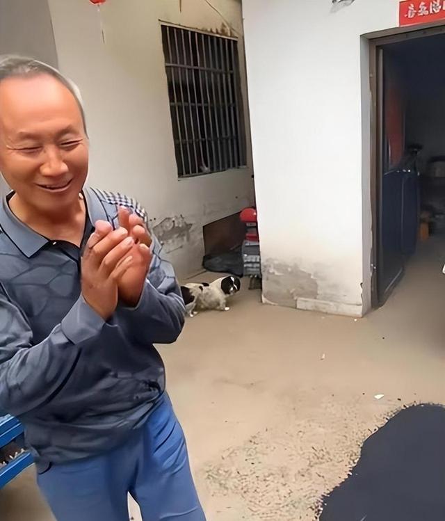 姜萍爆火后，网友眼尖发现她脸颊有北斗七星痣，是妥妥文曲星下凡